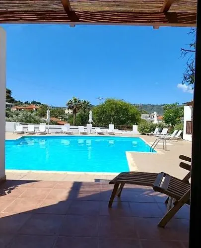 Anemos Junior アパート *